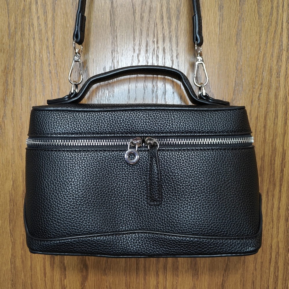 LTK Bethenny Frankel Black Leather Crossbody Bag Purse